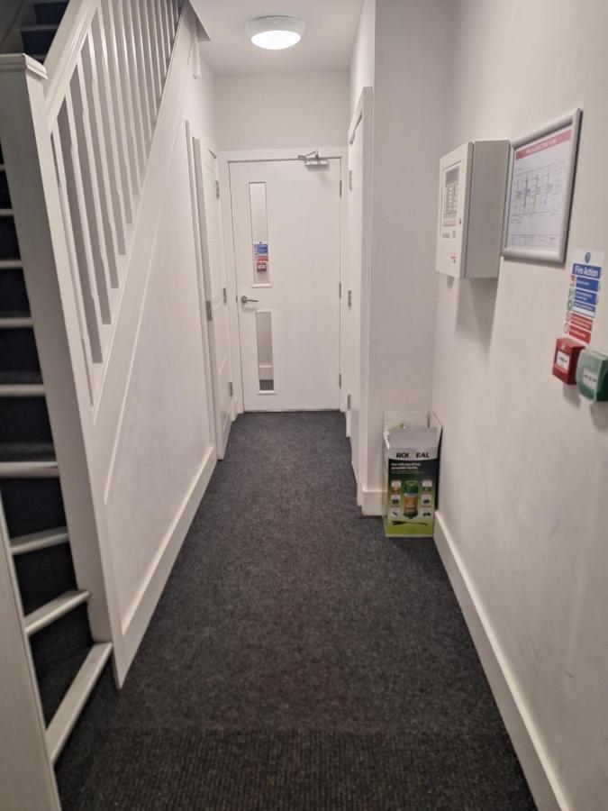 Deluxe Single Room Only For One Adult Northolt (Greater London) Exterior foto